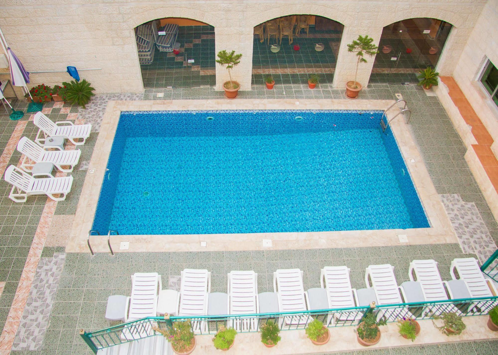 Al Anbat Hotel & Restaurant Wadi Musa Esterno foto